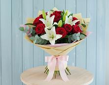 Букет цветов из:  Лилии и Розы в Ищёрской