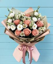 Букет цветов из:  Розы, Альстромерии и Лизиантусы в Ищёрской