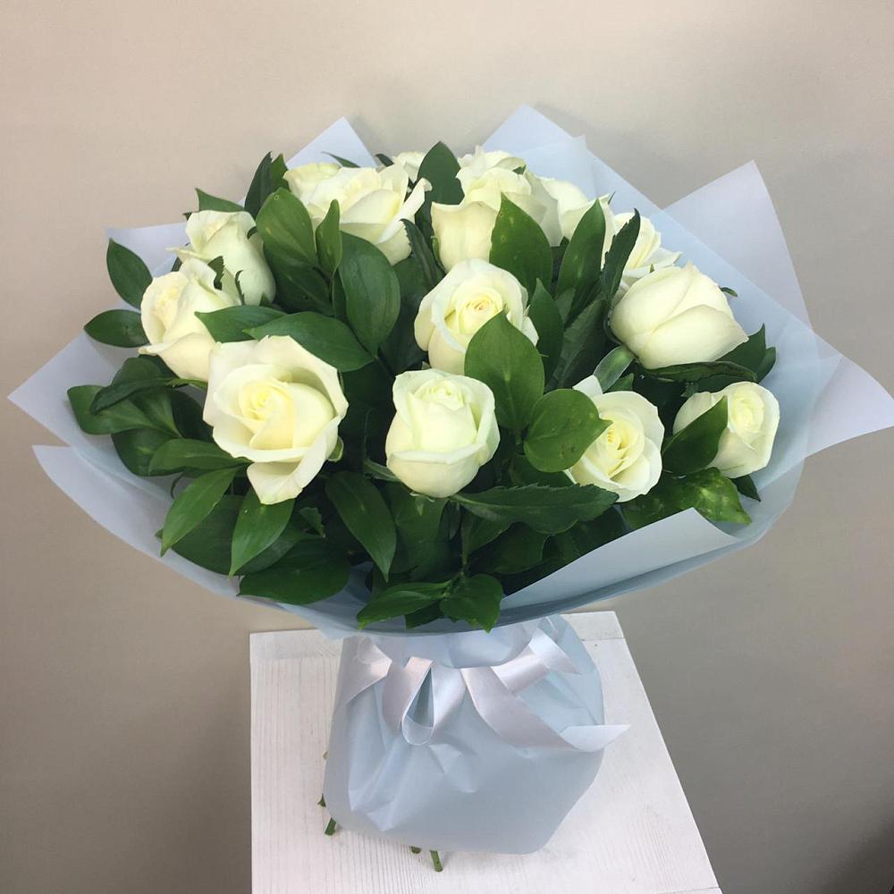 Букет 15 Белых роз Проуд в Ищёрской