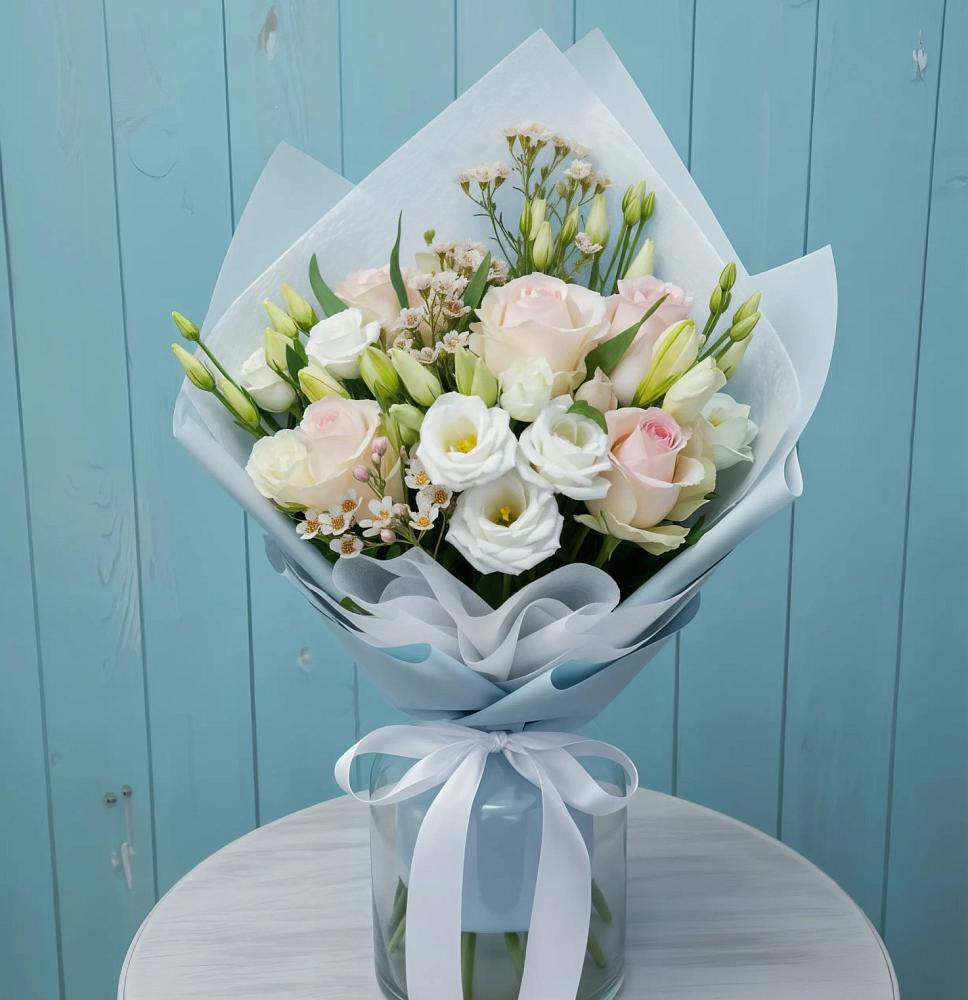 Букет цветов из: Розы и Лизиантусы в Ищёрской