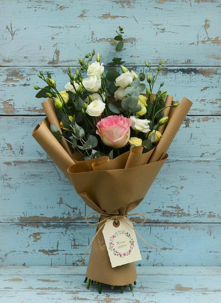 Букет цветов из: Розы и Лизиантусы в Ищёрской