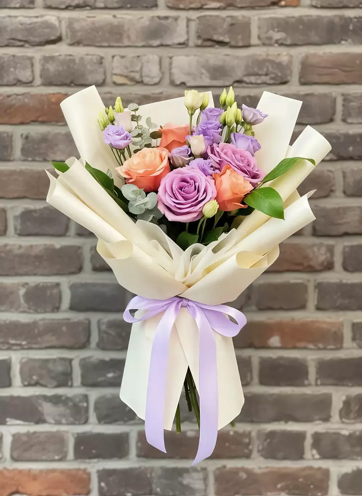 Букет цветов из: Лизиантусы и Розы в Ищёрской