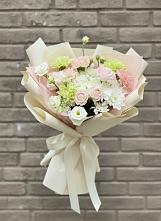 Букет цветов из:  Гвоздики, Розы, Лизиантусы и Хризантемы в Ищёрской