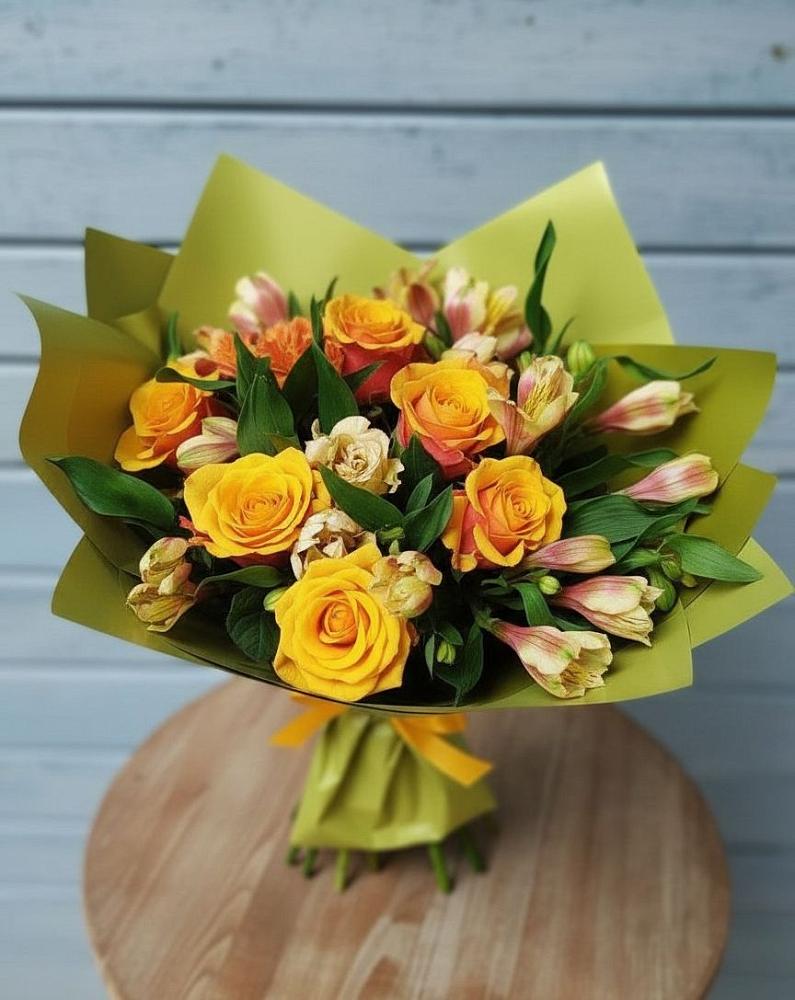 Букет цветов из: Альстромерии и Розы в Ищёрской