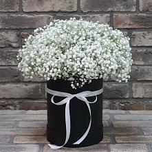 Цветочная композиция из Гипсофила в шляпной коробке в Ищёрской