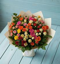 Букет Микс из разноцветных кустовых роз в Ищёрской