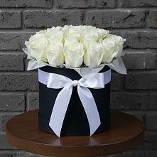 Цветочная композиция из Розы в шляпной коробке в Ищёрской