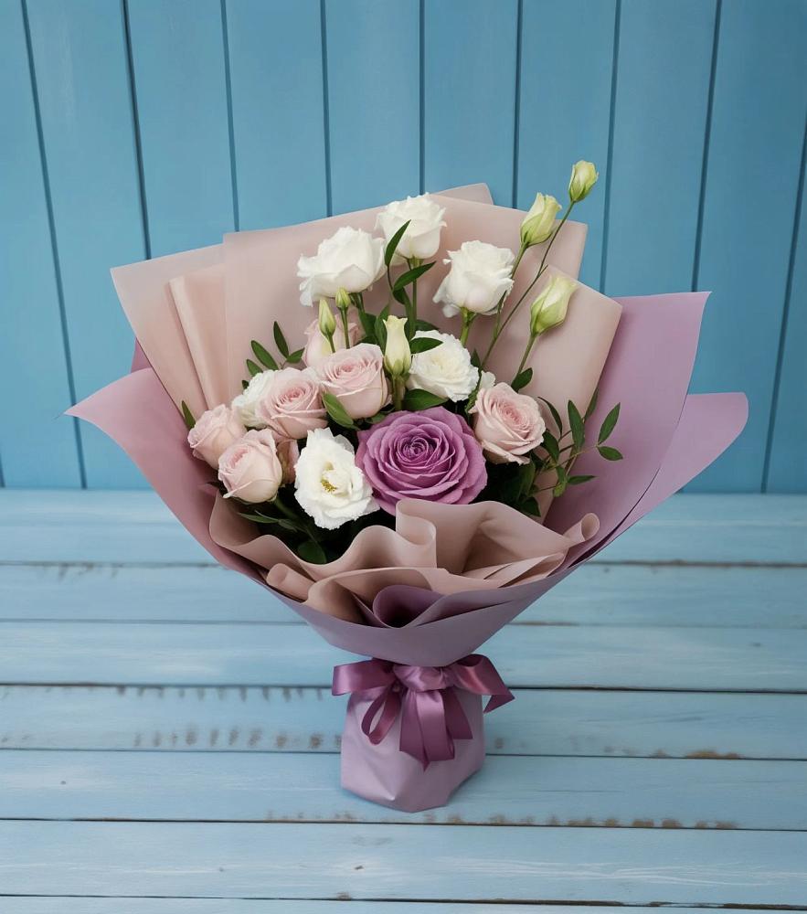 Букет цветов из: Розы и Лизиантусы в Ищёрской