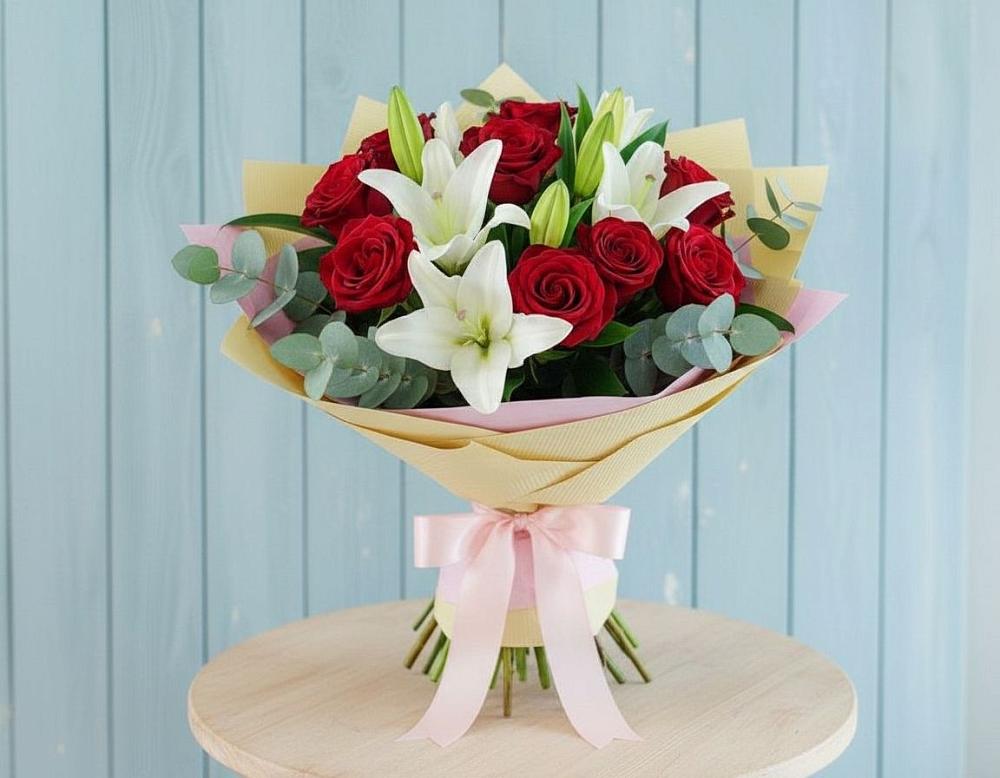 Букет цветов из: Лилии и Розы в Ищёрской